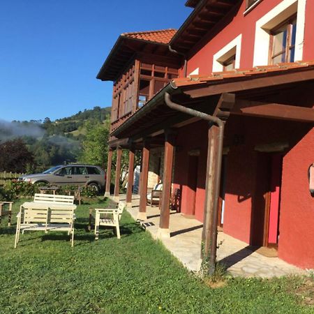 El Interior De Gaia Guest House Arriondas Ngoại thất bức ảnh