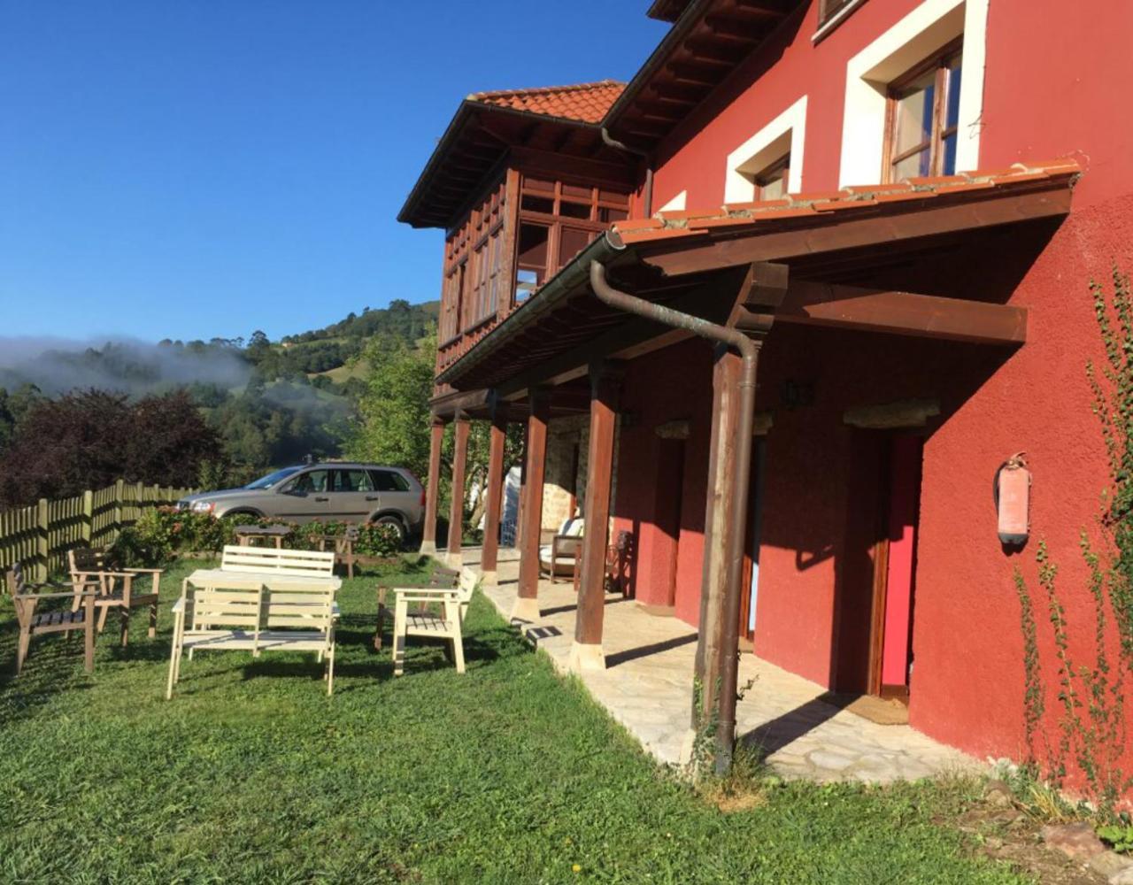 El Interior De Gaia Guest House Arriondas Ngoại thất bức ảnh
