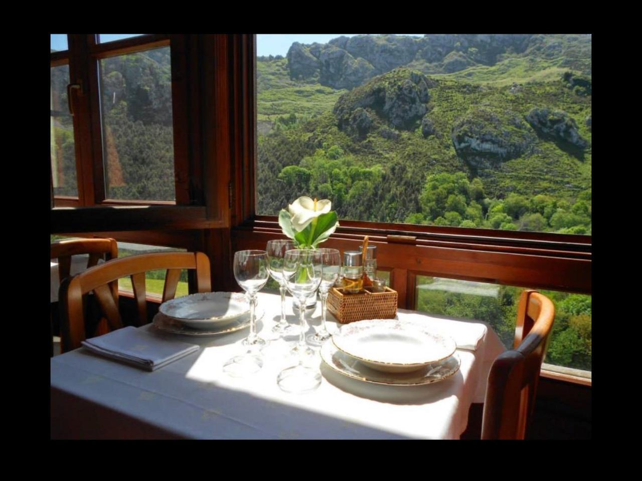 El Interior De Gaia Guest House Arriondas Ngoại thất bức ảnh