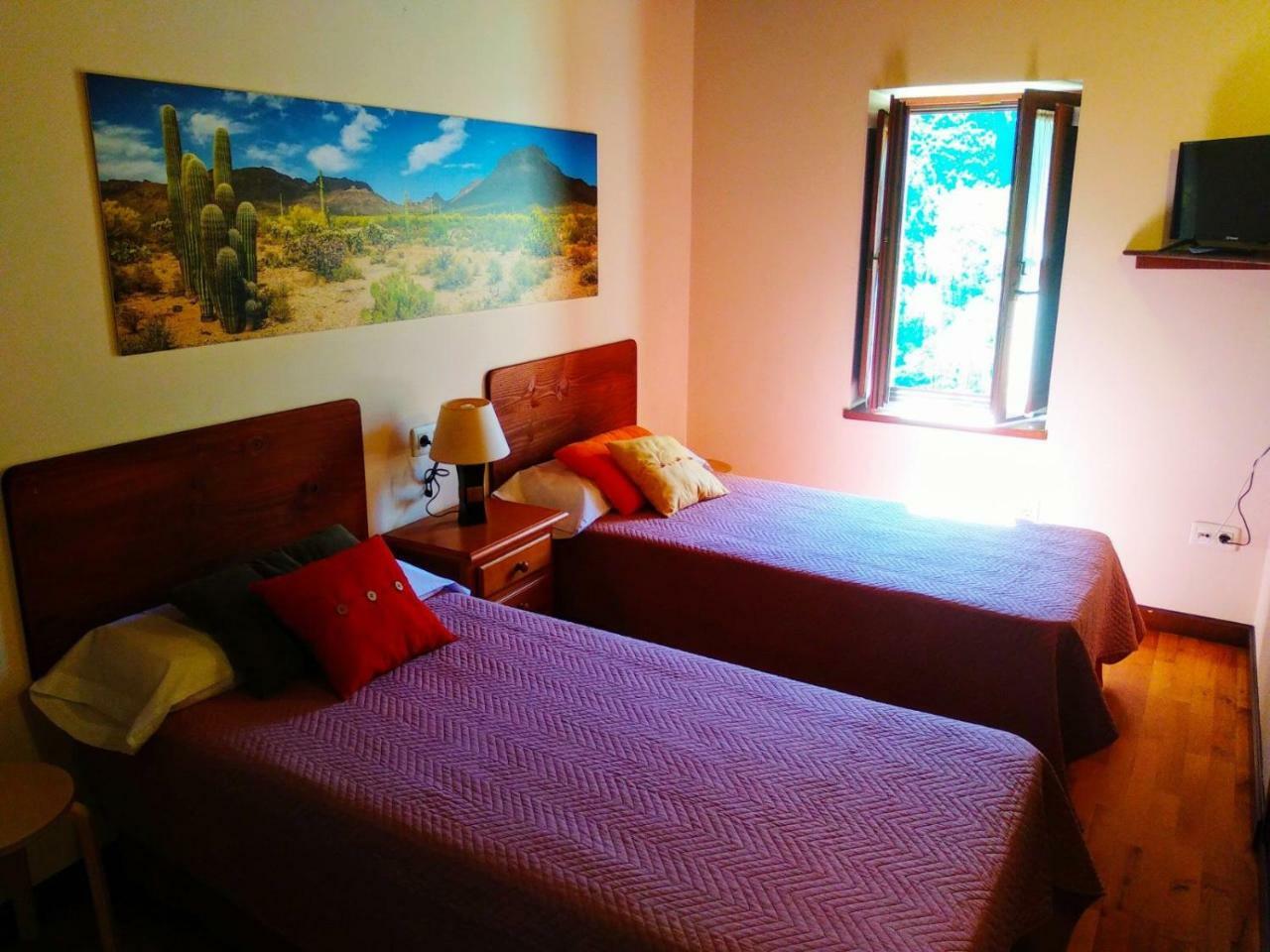 El Interior De Gaia Guest House Arriondas Ngoại thất bức ảnh